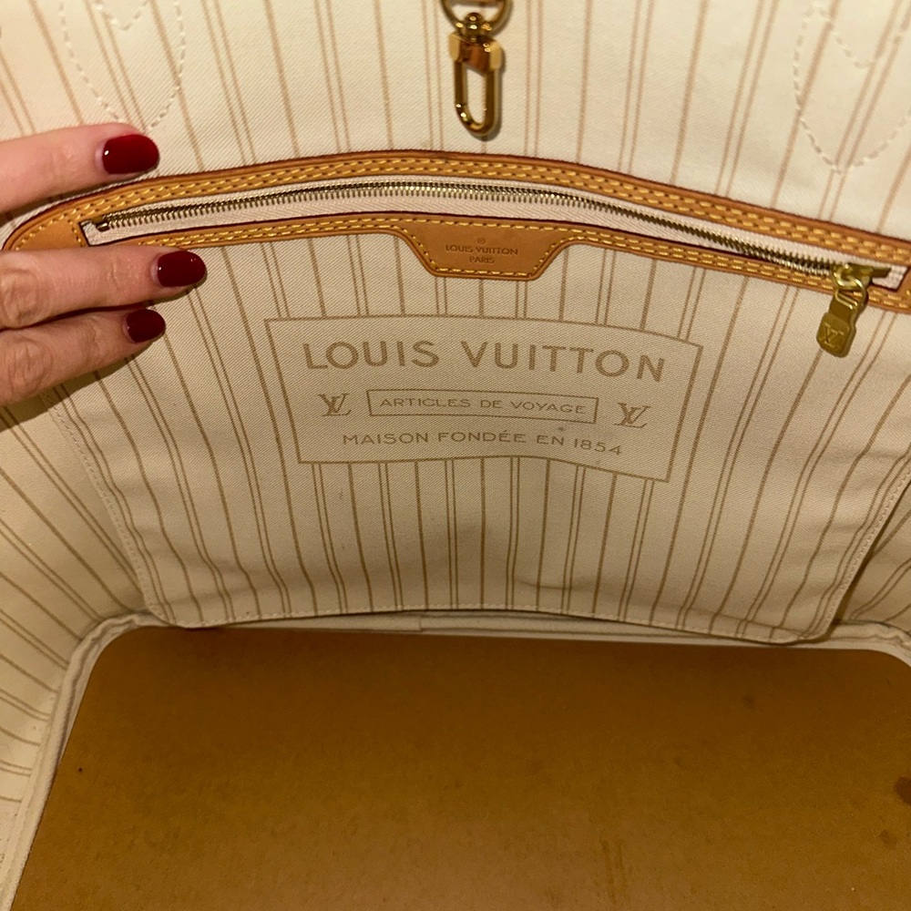 Large Louis Vuitton Neverfull Tote Bag - Picture 6 of 8